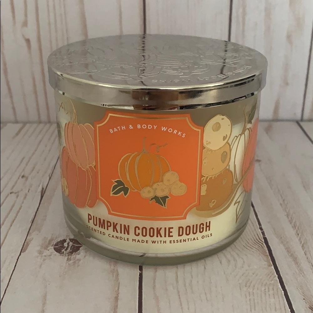 SOLD!!! Bath and Body Works Candle